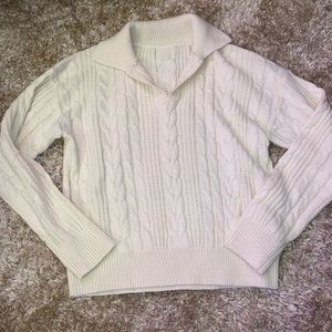 WOMENS BRAND NEW WITHOUT TAGS COLLARED SWEATER